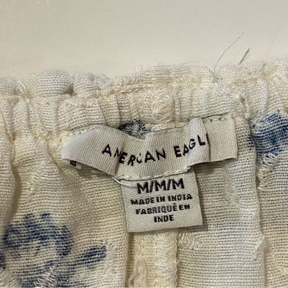 American Eagle Ruffled Tie Strap Floral Linen Blend Eyelet Crop Top Women's Med. - Picture 11 of 15